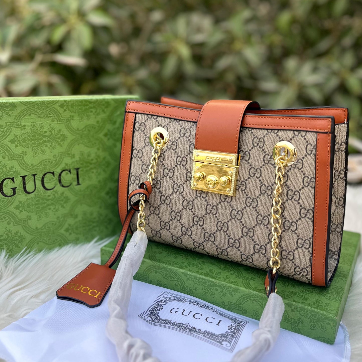 G C Padlock
