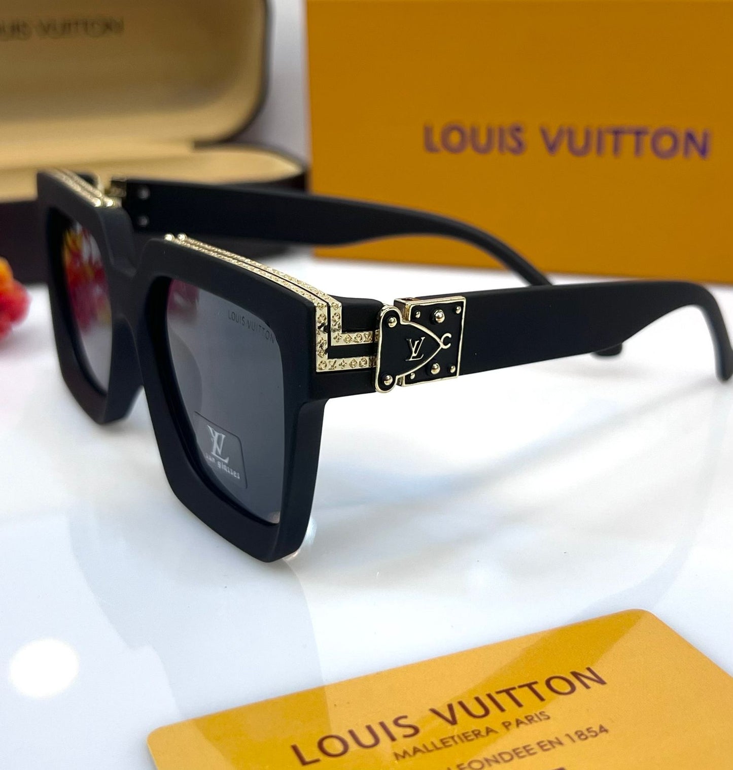L'V'P Unisex Sunglasses