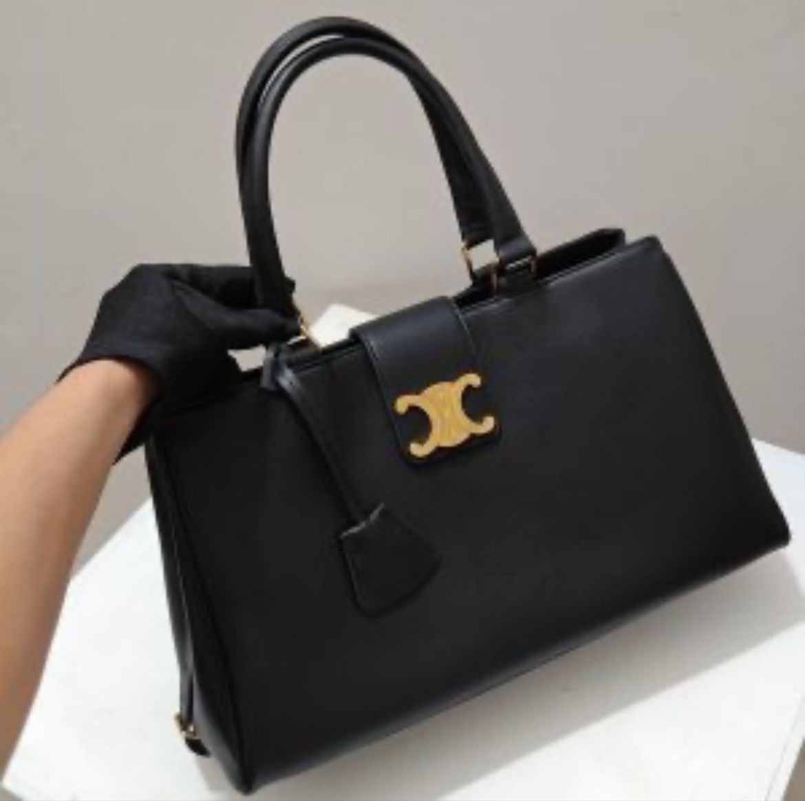 CELÌÑĒ Handbag