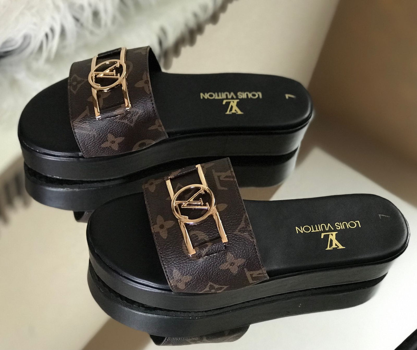 Ellure Wedge 101