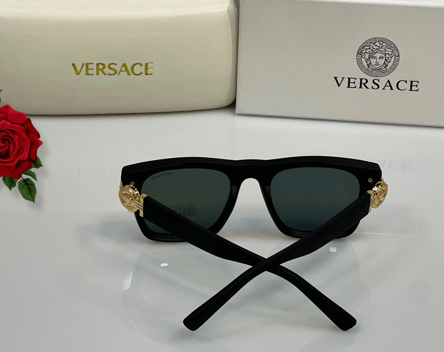 Vèrsàçè Sunglasses
