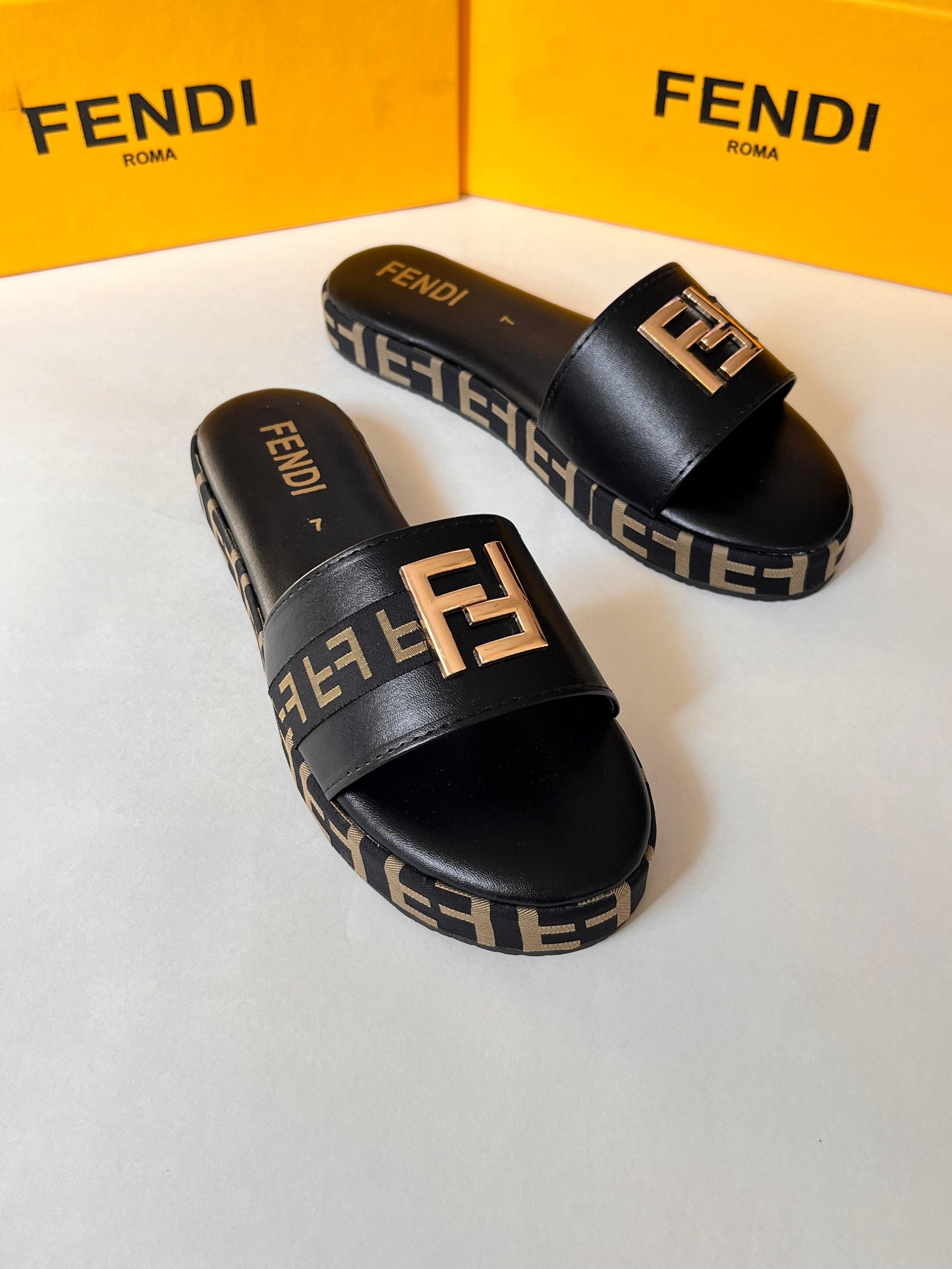 Fèndì Soft Padded Flats EL029