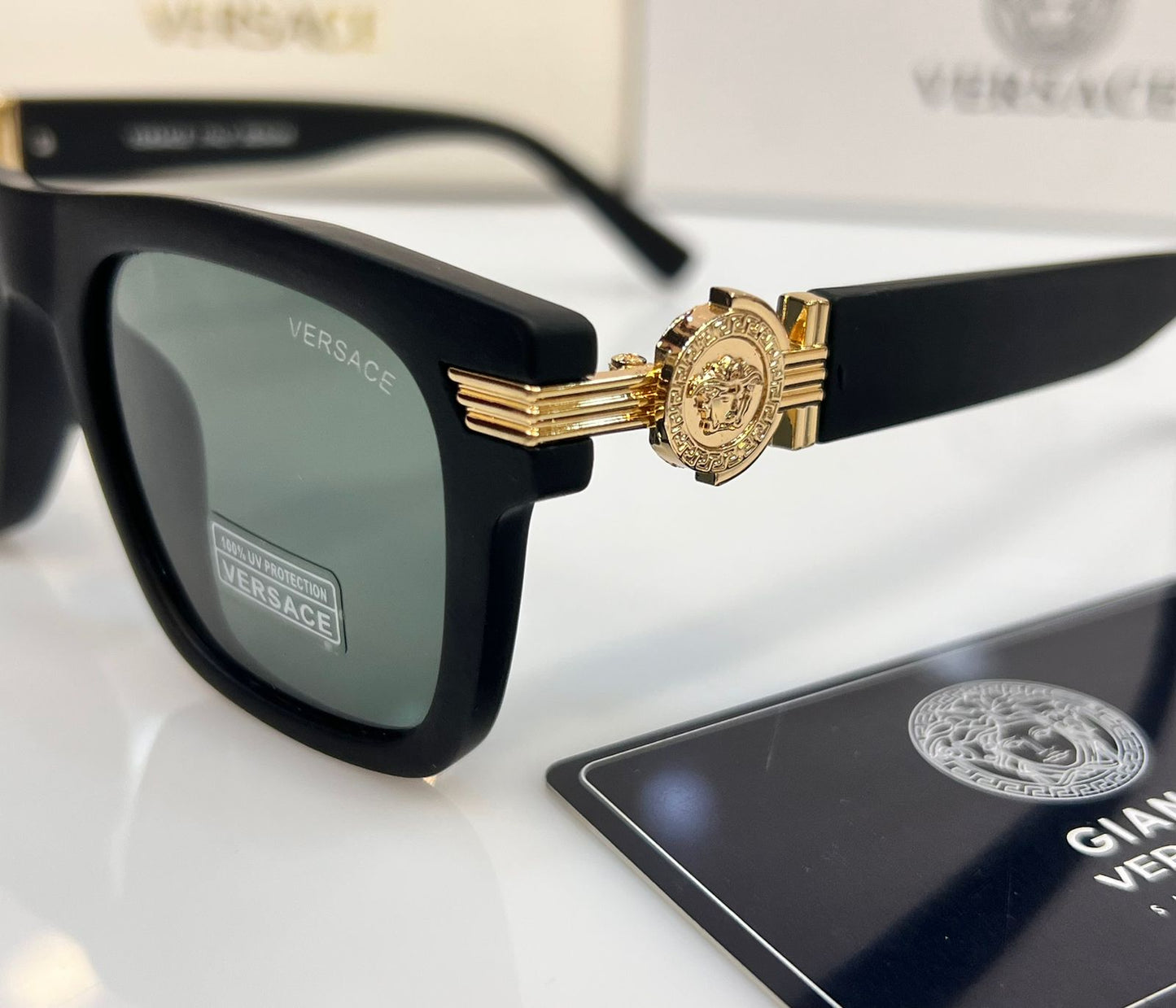 Vèrsàçè Sunglasses