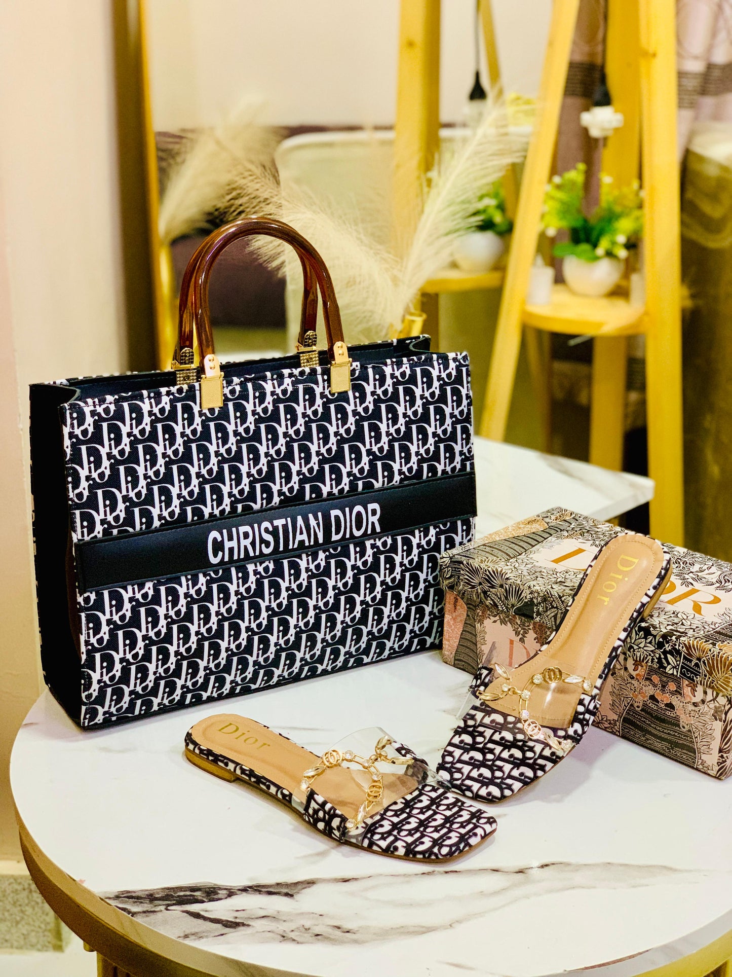 The Dìòr Bag & Flat Combo