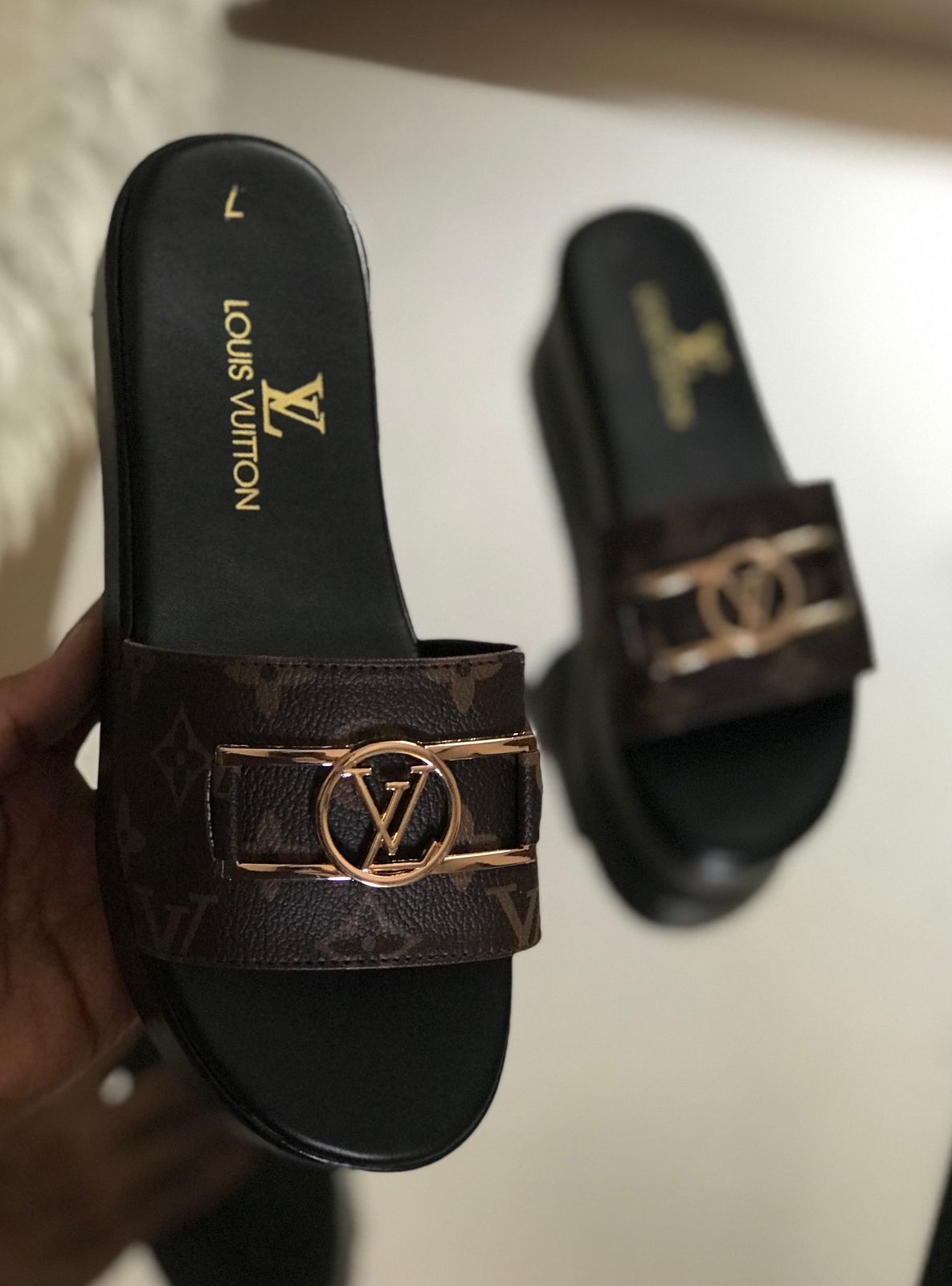 Ellure Wedge 101