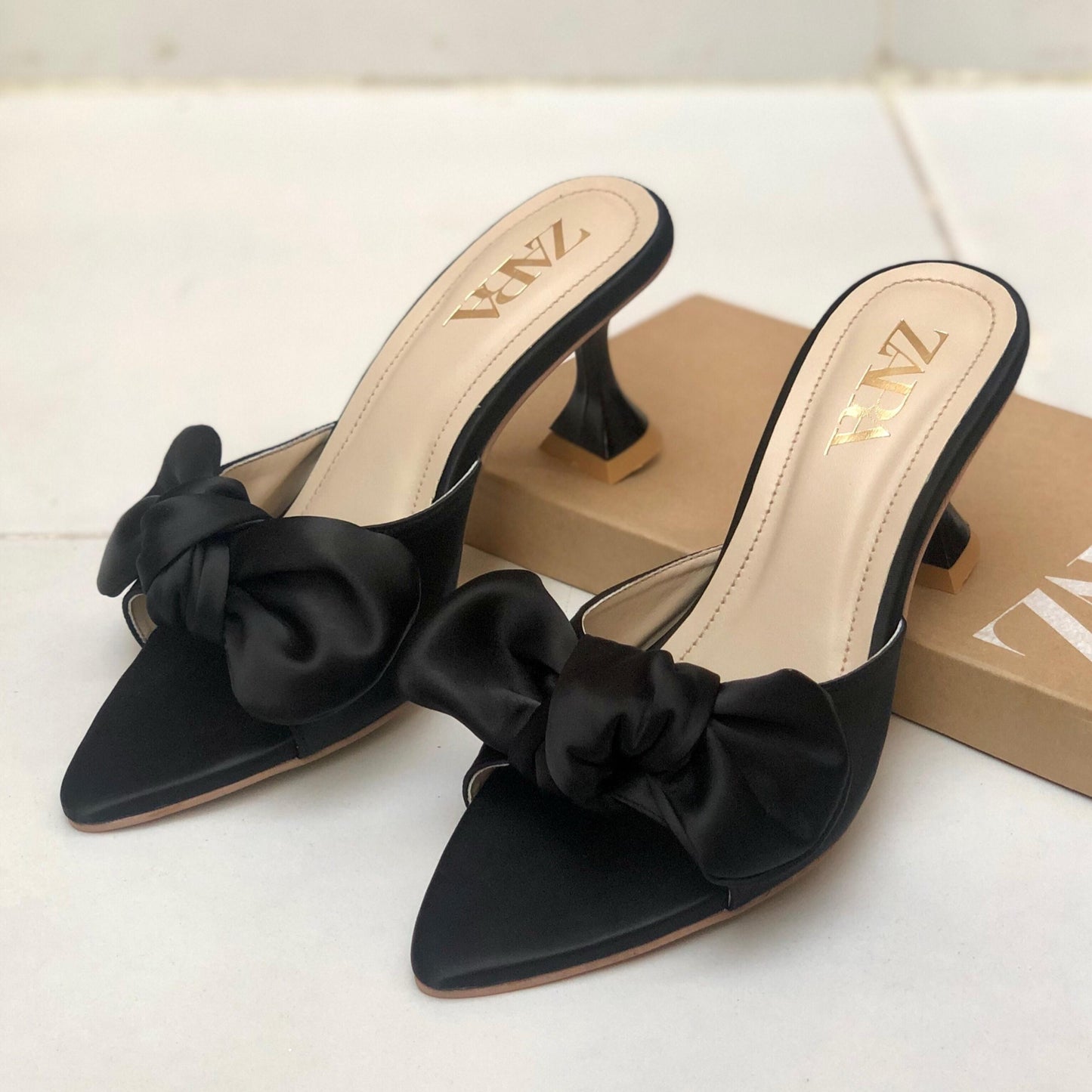 Naya Bow-Tissue Heel EL048