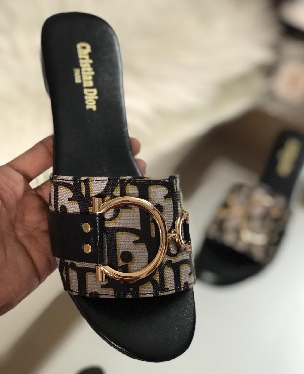 The Dìōr Slipper