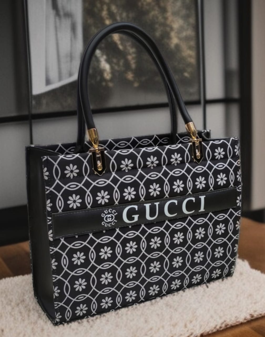 The Gùççì Shoulder Bag
