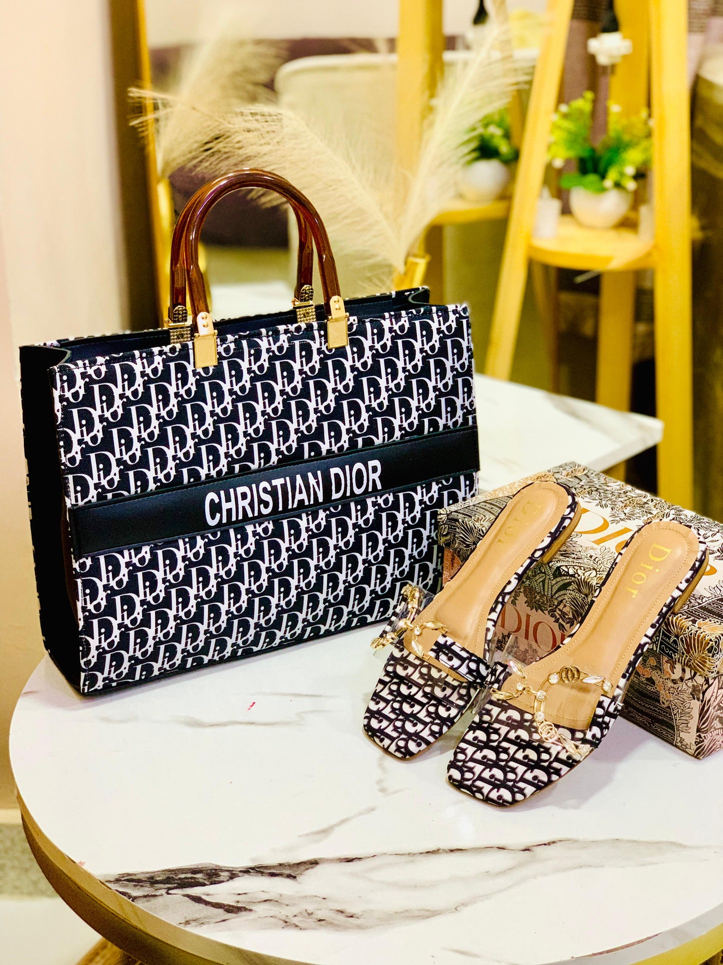 The Dìòr Bag & Flat Combo