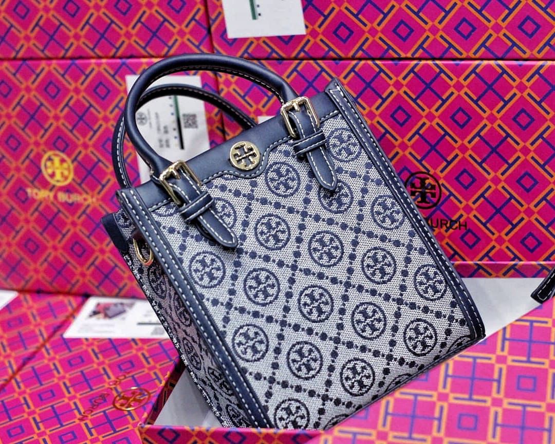 Tòry' Tote Bag