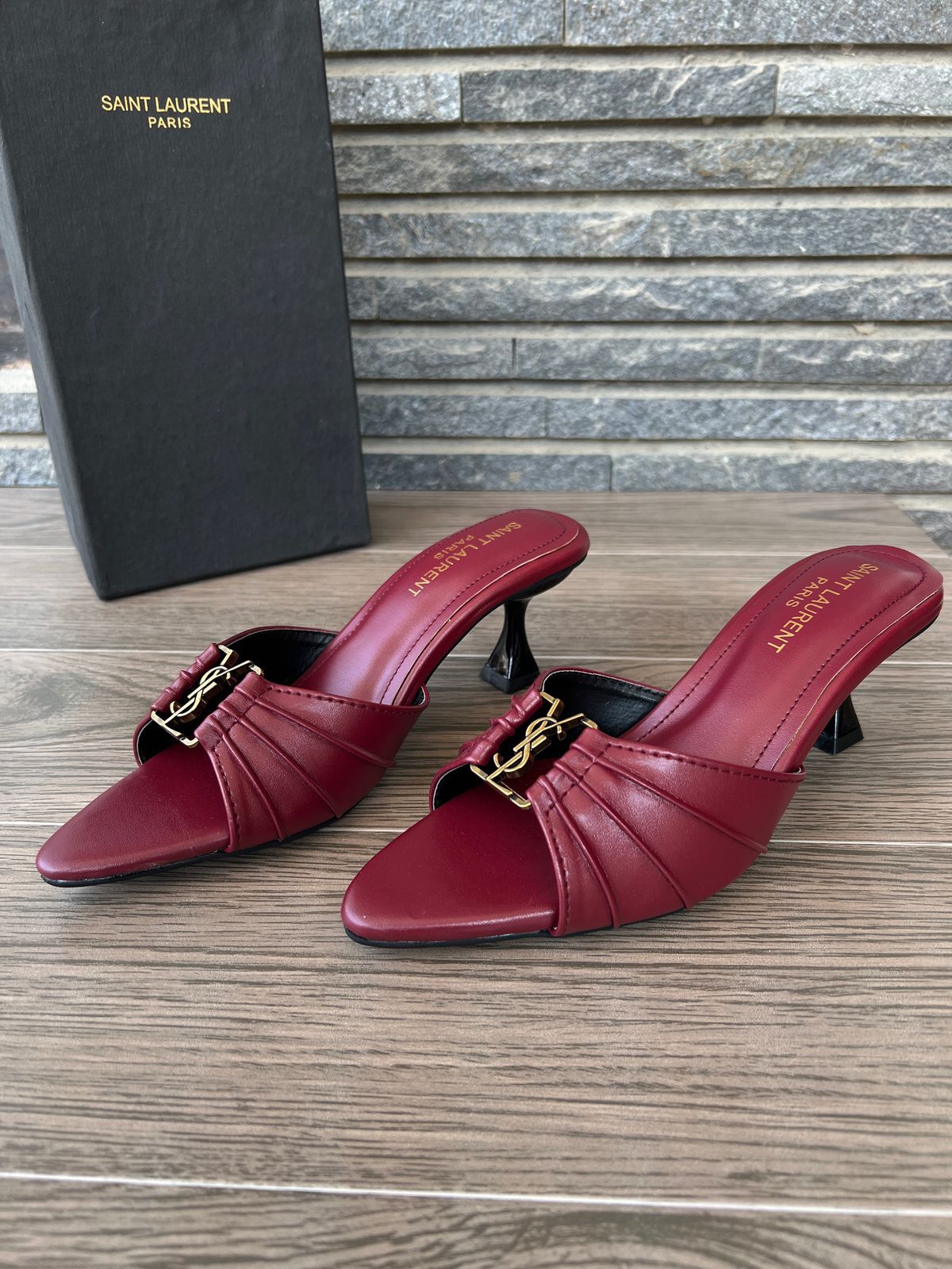 The Babylone Mules