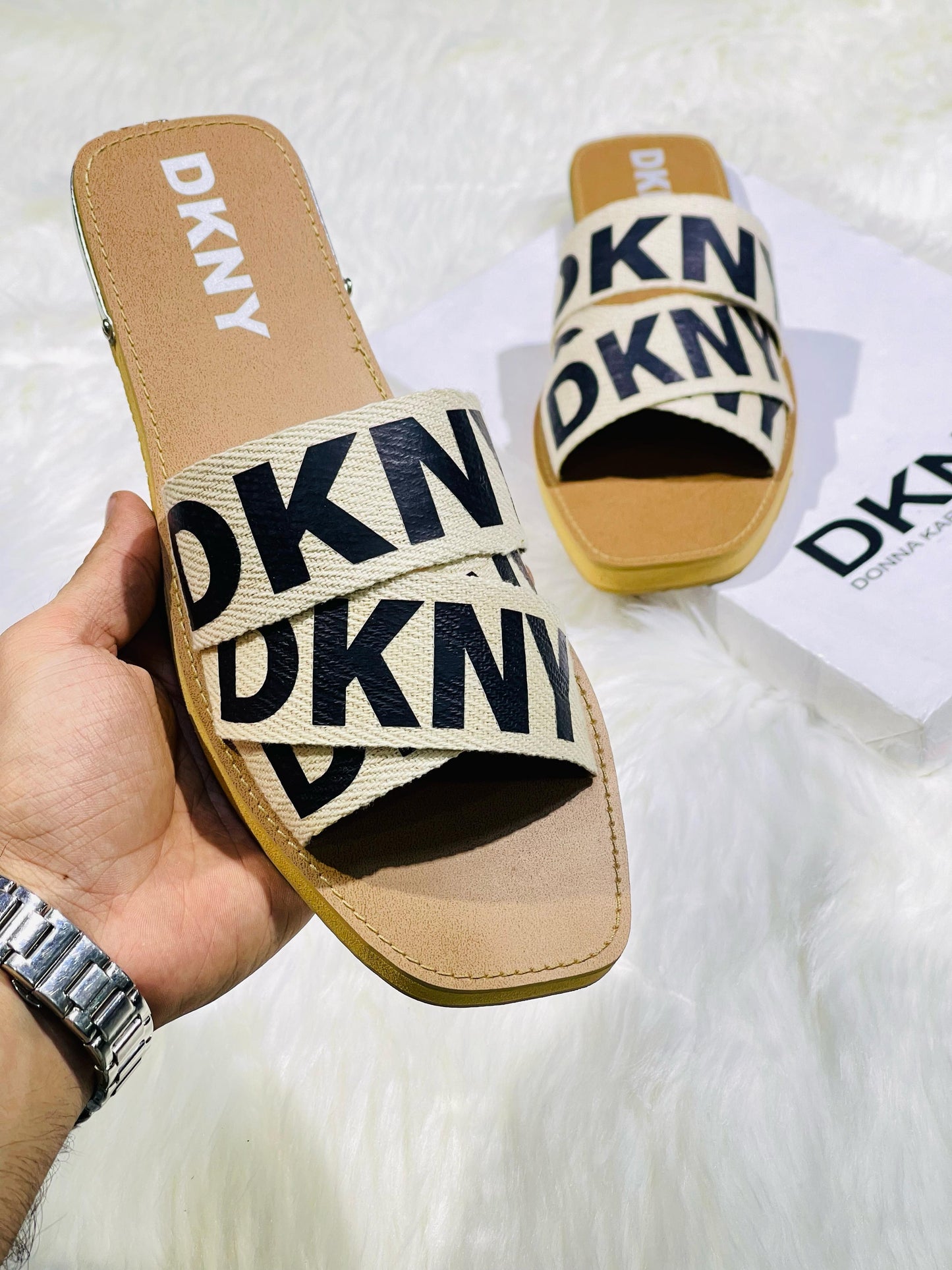 DKNY Soft Flats EL013