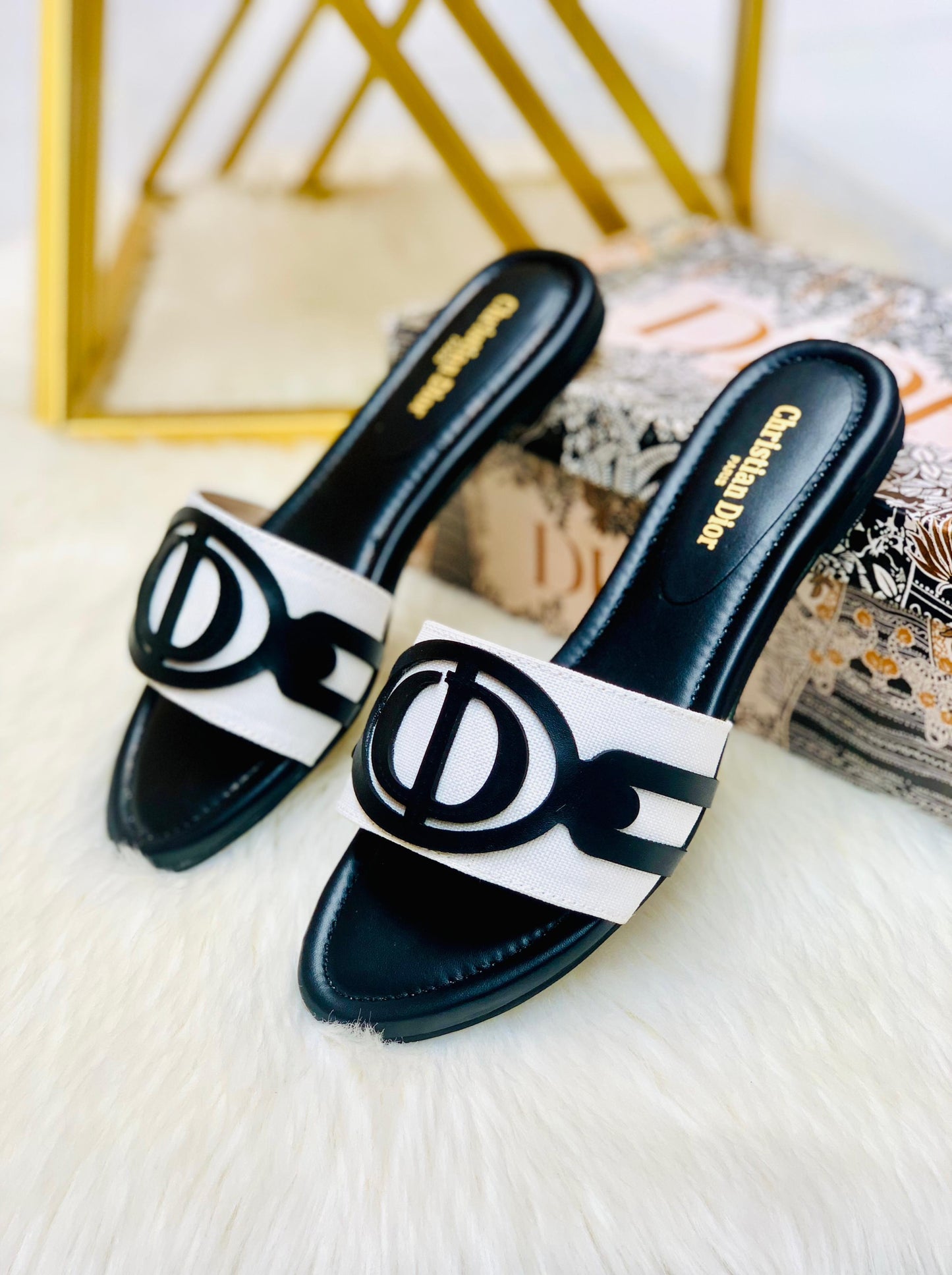 Nova Flats EL044