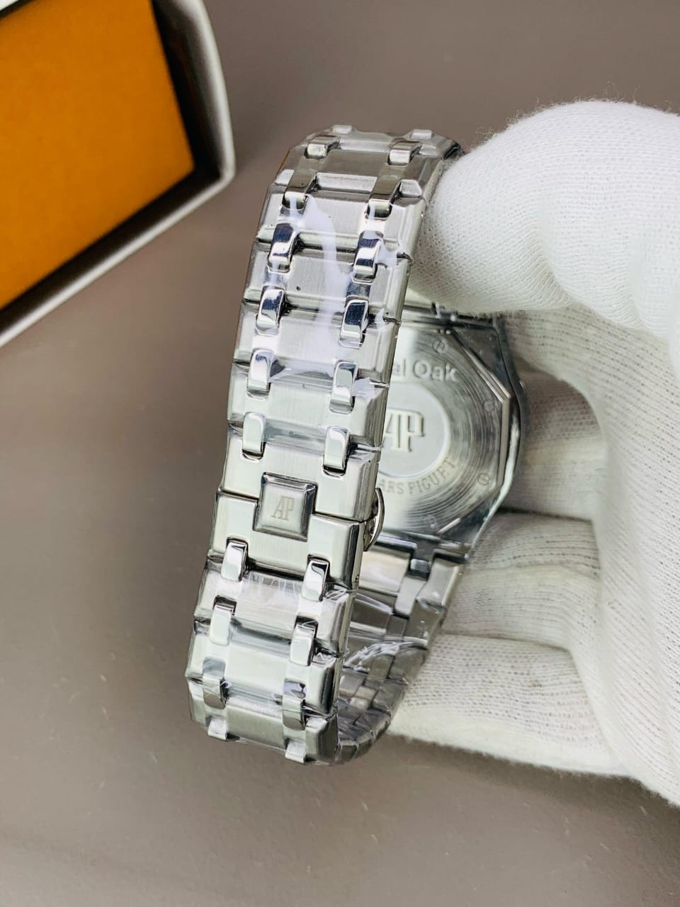 AP DIAMONDS BAZEL