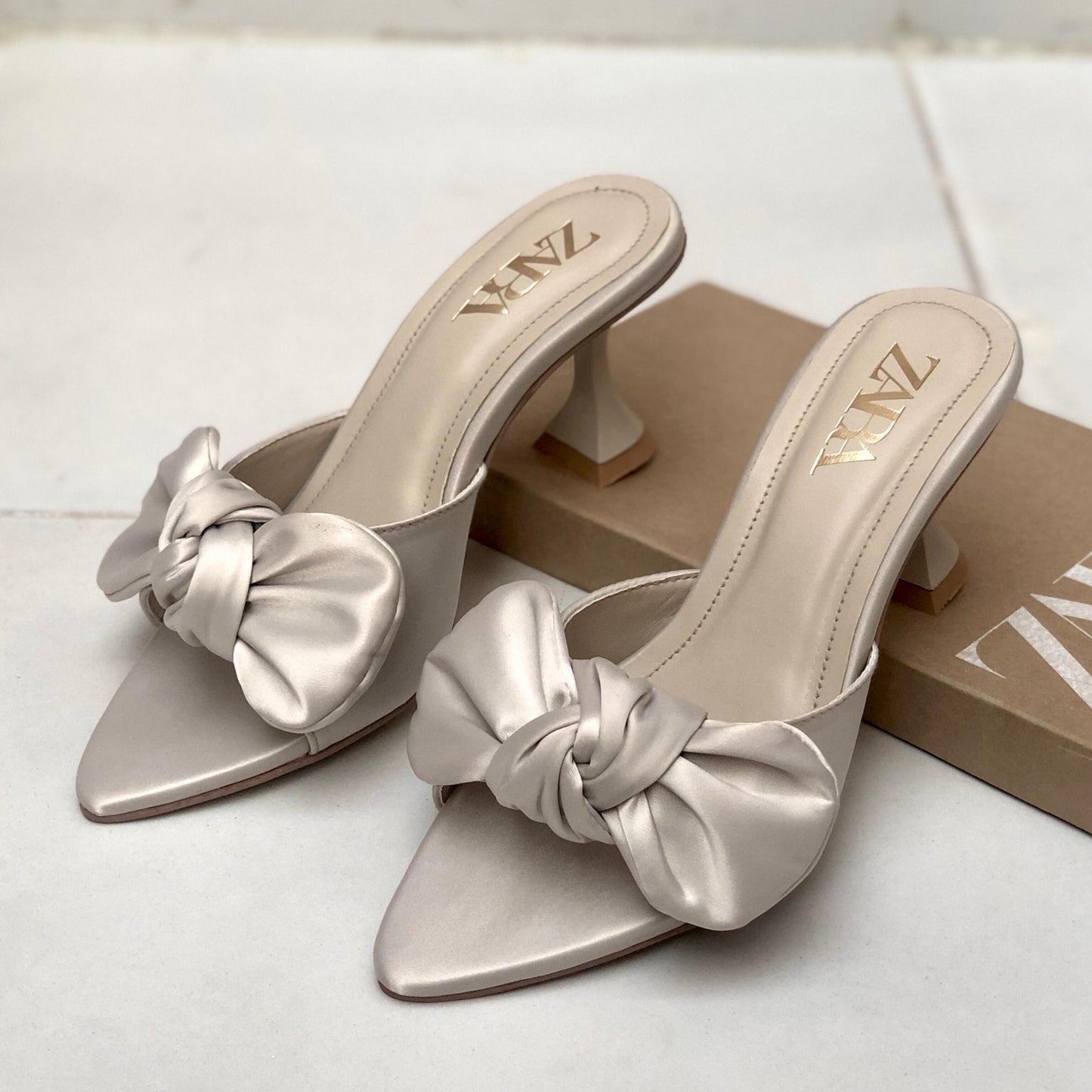 Naya Bow-Tissue Heel EL048