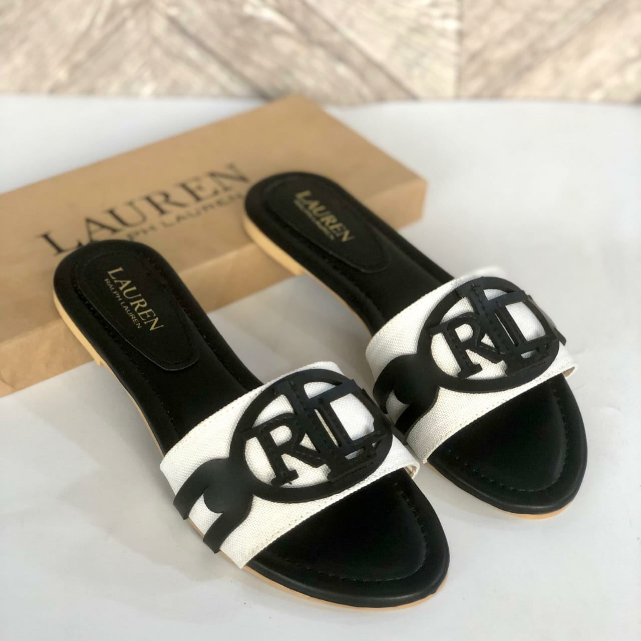 RL Flats EL008