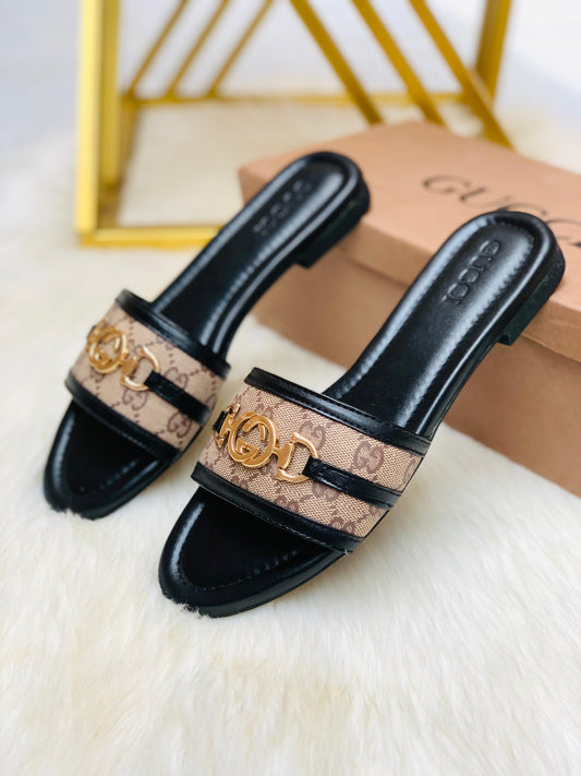 Gûçcì Flat Slides