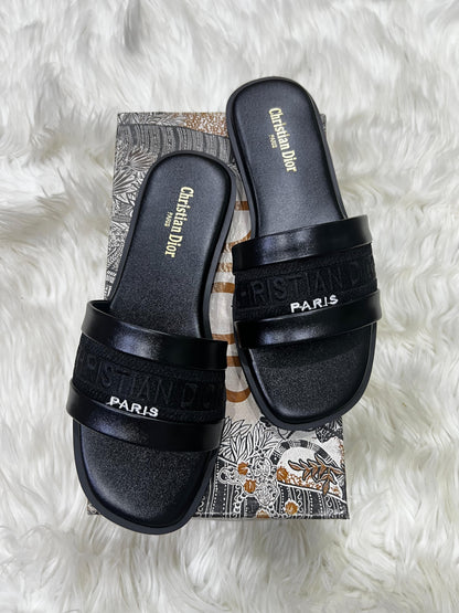 Chrìstian Diór Embroidered Flats EL057