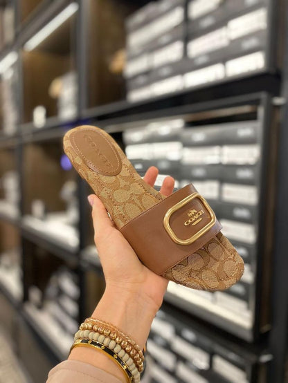 Evy Slipper
