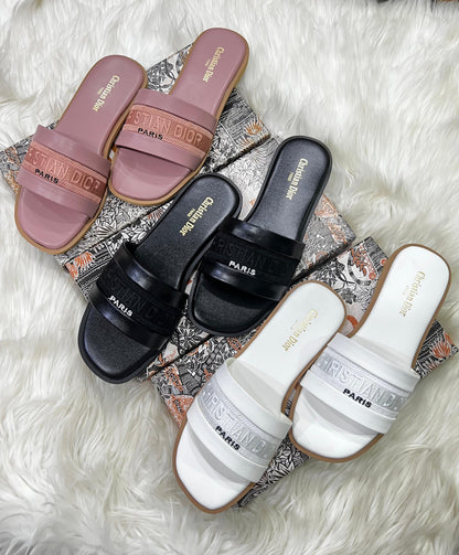 Chrìstian Diór Embroidered Flats EL057
