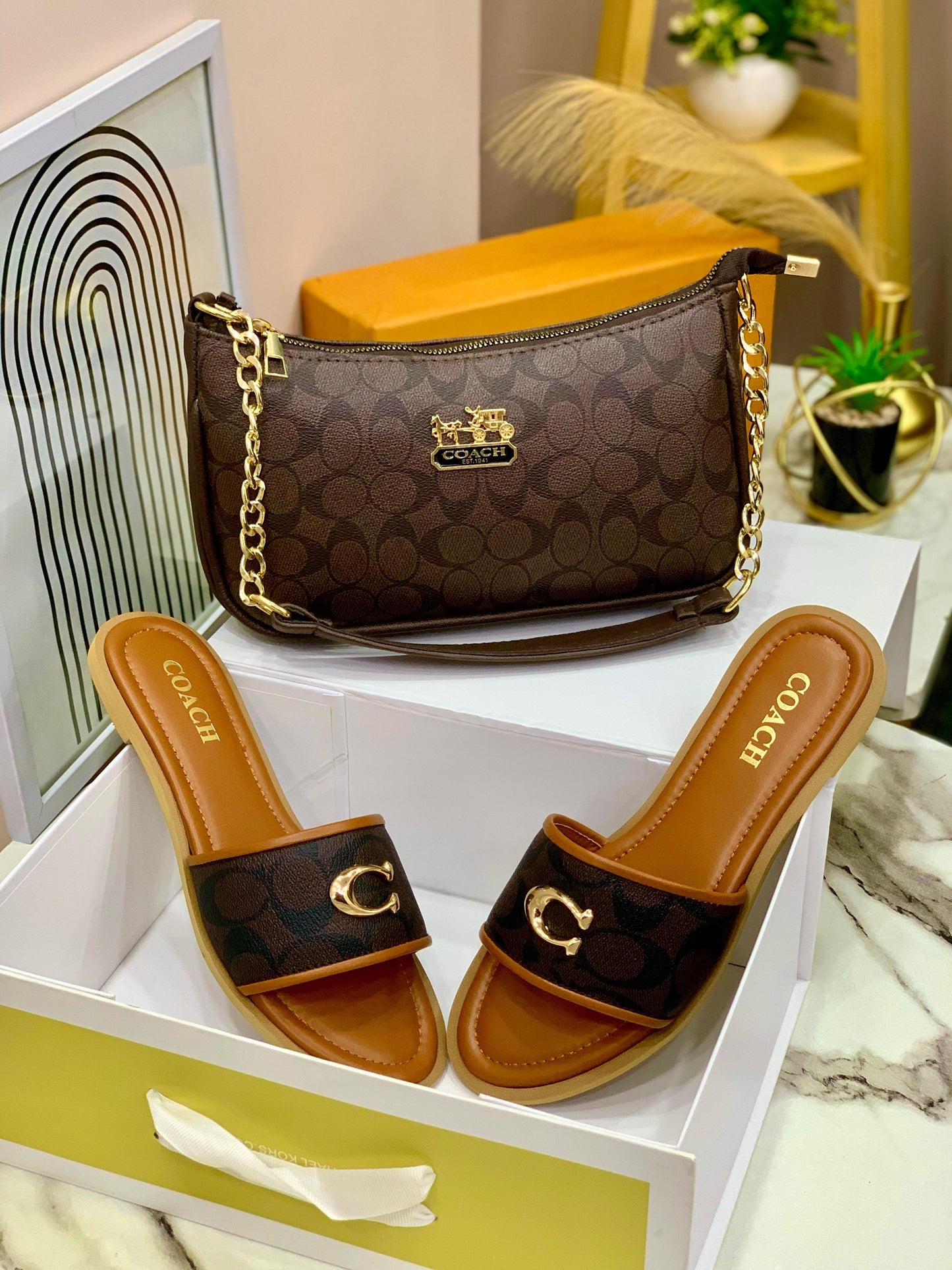 Còàch Slipper & Bag Cómbo Sèt