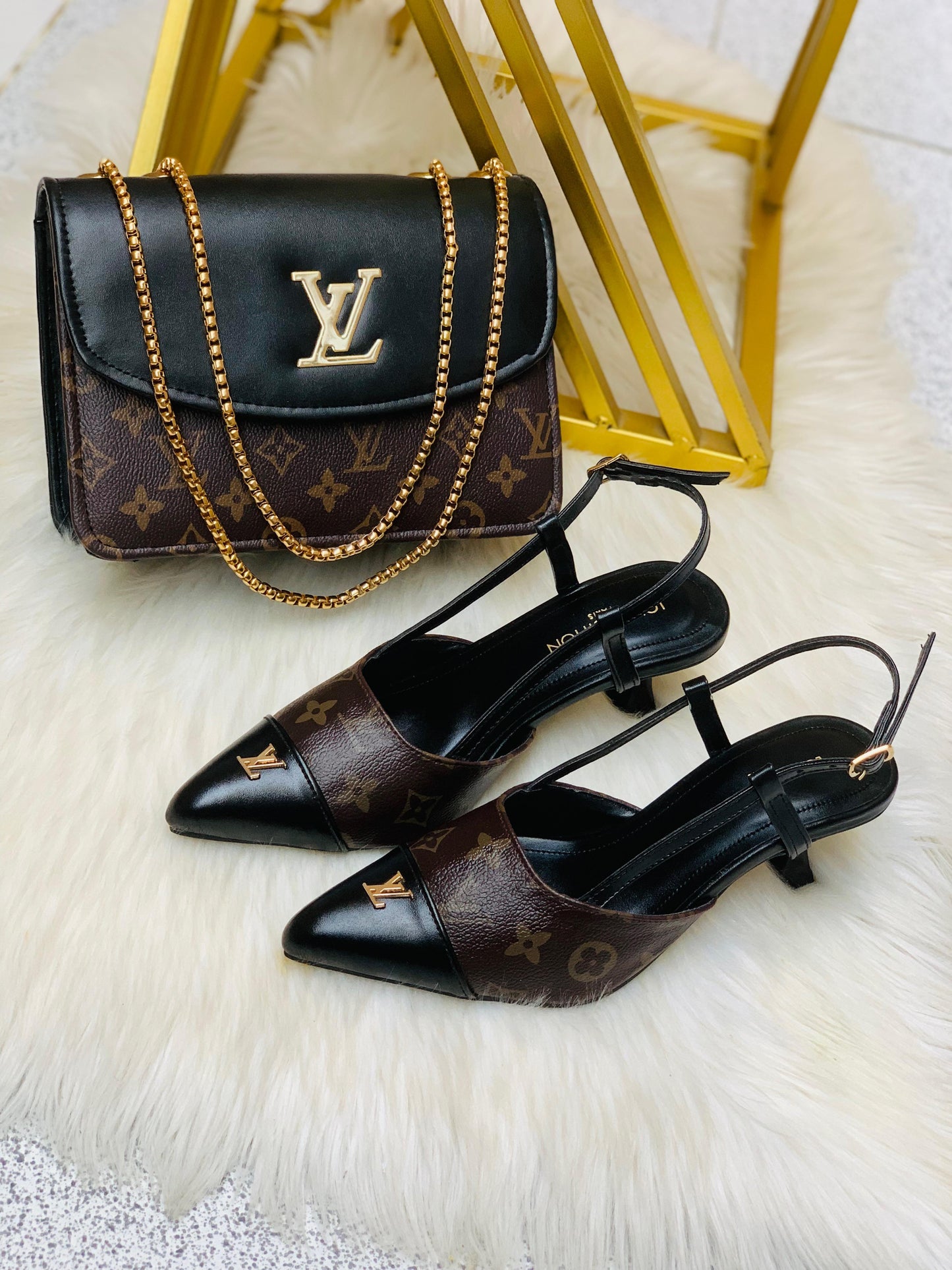 Ellure Royal  Cross & Heels Combo