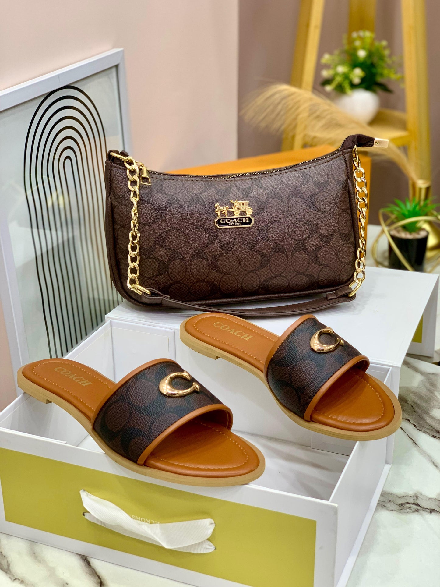 Còàch Slipper & Bag Cómbo Sèt