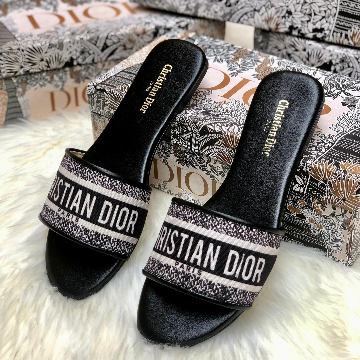 Dìòr Classic Flats EL024