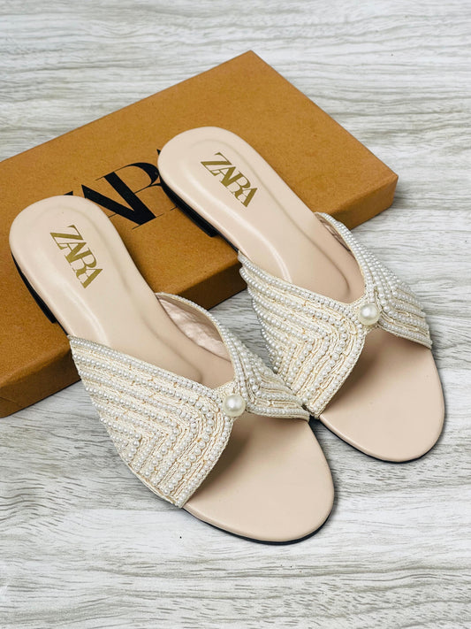 Zárá Embroidered Flats EL012