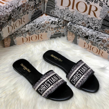 Dìòr Classic Flats EL024