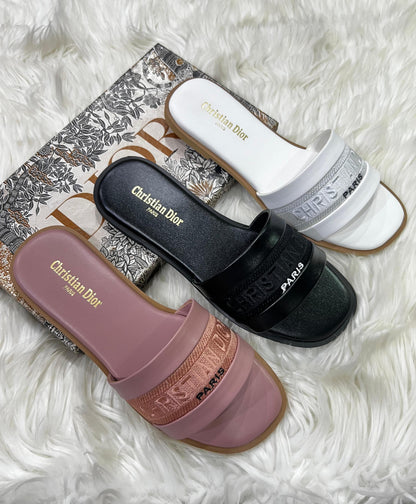 Chrìstian Diór Embroidered Flats EL057